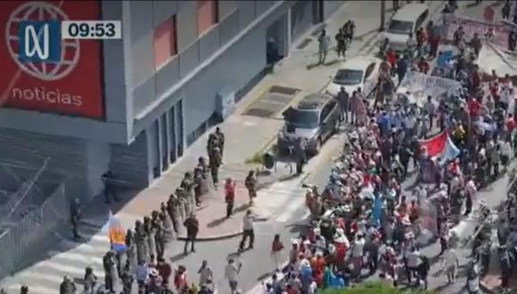 Manifestantes continúan movilizándose por el Cercado de Lima. Foto: Canal N