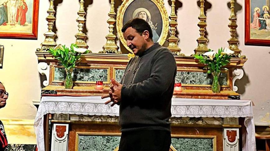 Sacerdote (Foto: Facebook)