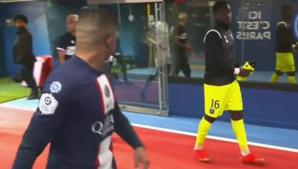 Kylian Mbappé recibió críticas por un gesto obsceno tras el PSG vs. Auxerre. Foto: Captura de pantalla de ESPN.