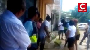 Piura: pobladores indignados lanzan agua de desagüe al alcalde de Querecotillo por la paralización de obras (VIDEO)