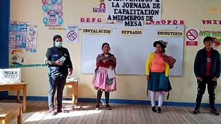 Hoy 2 mil 52 miembros de mesa cumplen su rol en la provincia de Huancavelica