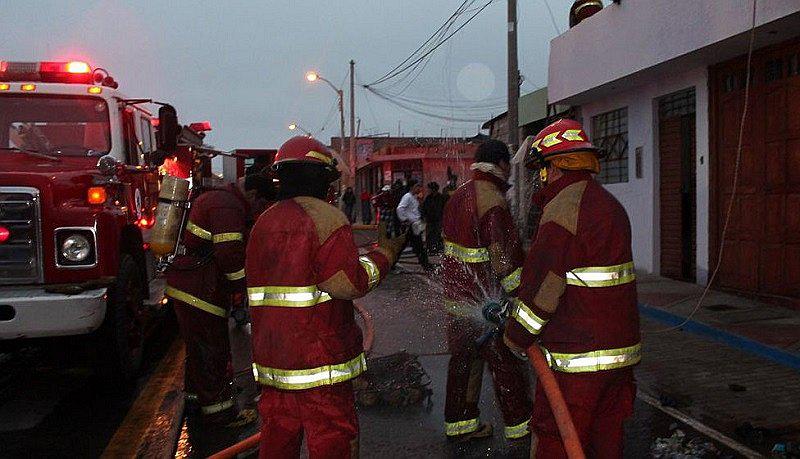 ​Navidad: Bomberos atendieron 310 emergencias en Nochebuena
