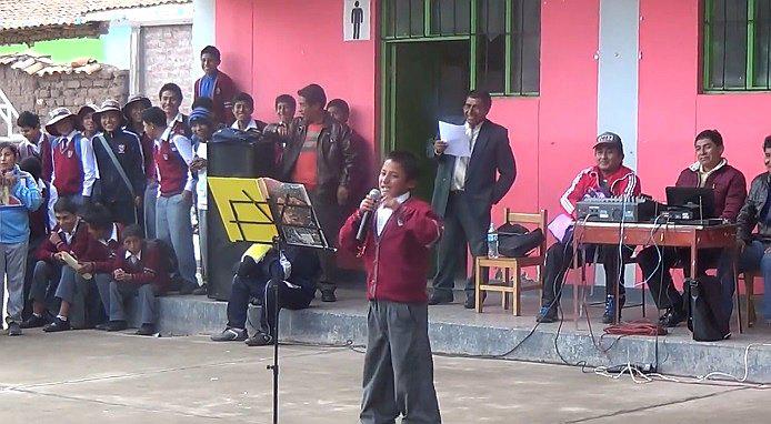 Niño genera revuelo en Facebook por este curioso discurso de candidato presidencial (VIDEO) 