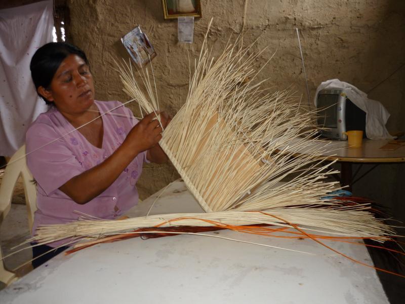 Catacaos ya confecciona el sombrero más grande    