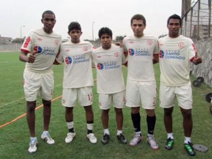 Johan Fano y Carlos Galván estarían por irse de Universitario