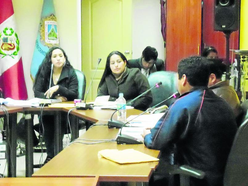 Trabajadores denuncian irregularidades y les abren proceso 