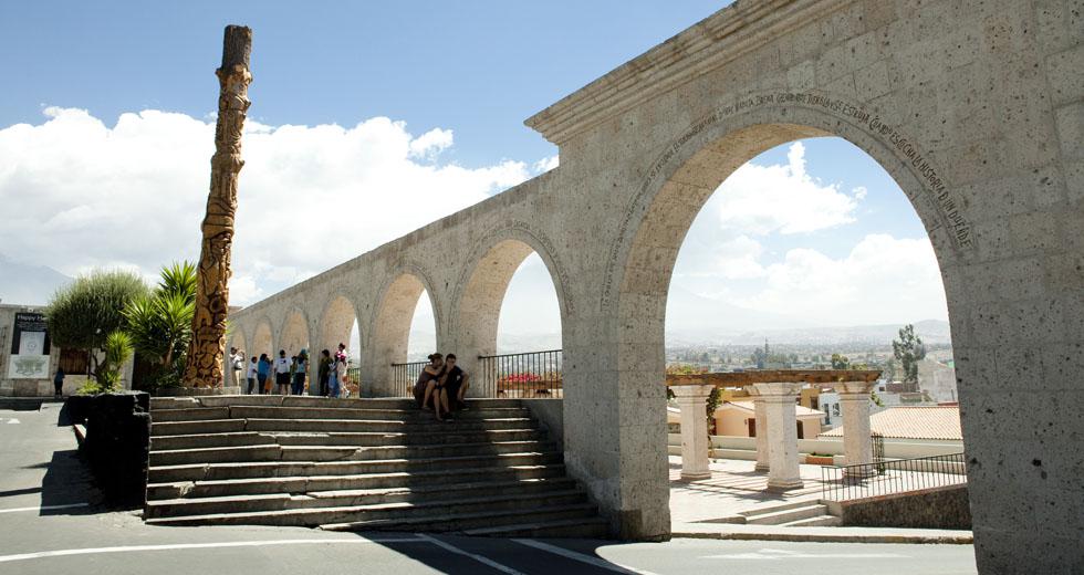 Arequipa. Además, cuenta con lugares culturales cercanos que harán del viaje una experiencia completa. Los buses llegan directamente a la ciudad.(Foto: Gihan Tubbeh / PromPerú)