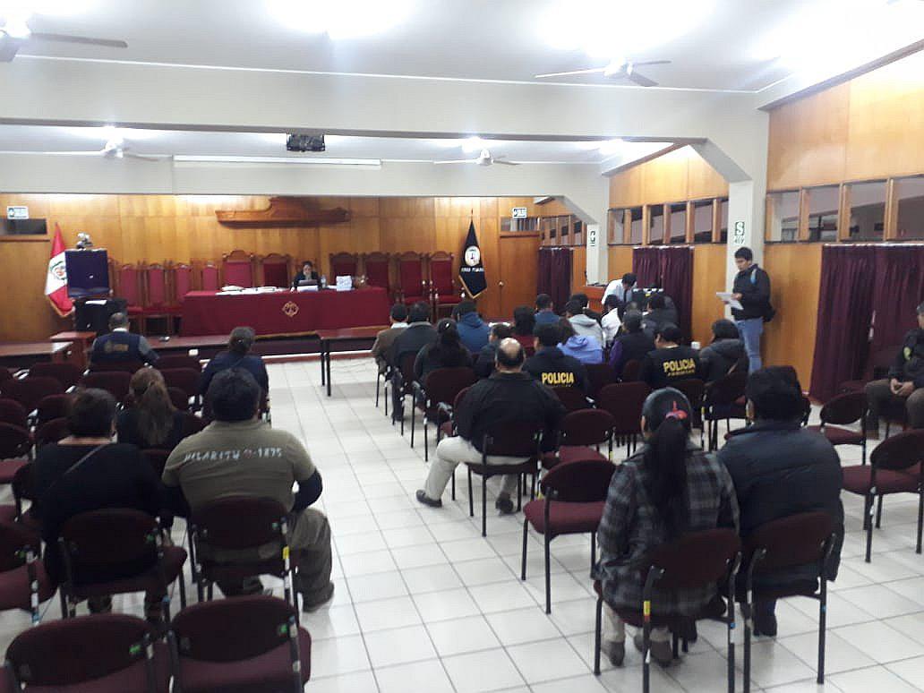 Esposa y suegra de regidor van a la cárcel