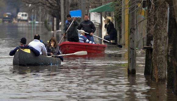 Unos 11.000 evacuados por inundaciones en Argentina y se esperan más lluvias