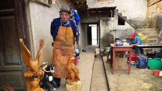 Cajamarca: abuelito de 88 años convierte troncos de madera en increíbles esculturas (FOTOS)