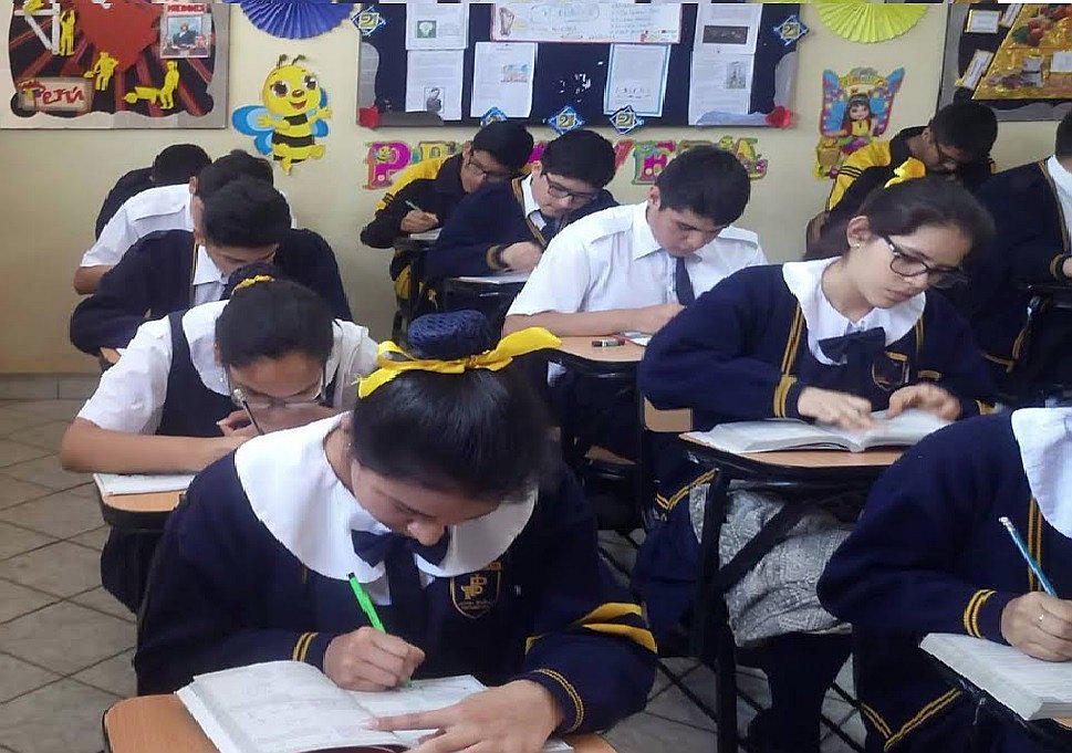 ​Cerca de 60 escolares de un mismo colegio de Carabayllo ingresaron con altos puntajes a universidad