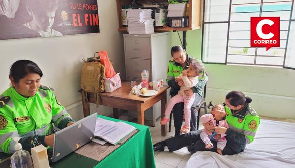 Progenitores se embriagaron y las dejaron en el vehículo menor en una avenida del distrito de Grocio Prado. Niñas tienen tres años y 10 meses de vida.