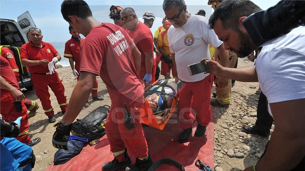 Así fue el rescate de las personas que cayeron a la playa Marbella tras volar en parapente (VIDEO)