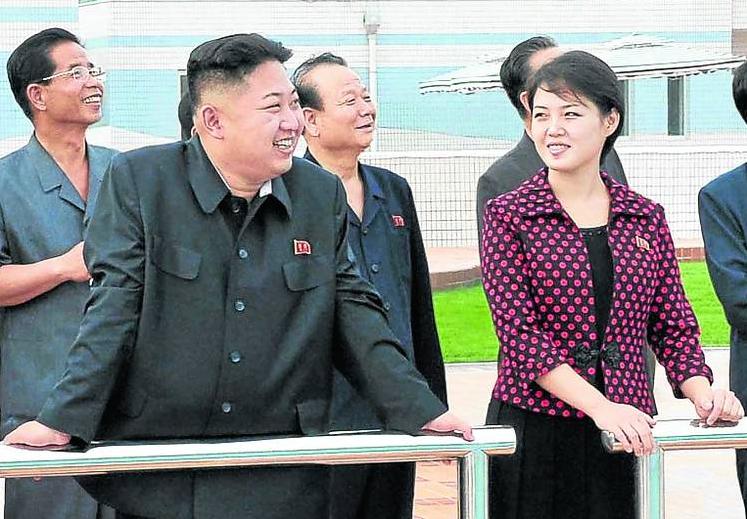 Reaparece esposa del líder norcoreano Kim Jong-un tras ausencia mediática