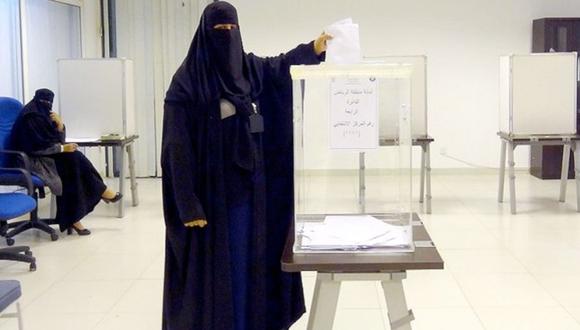 ​16 Mujeres logran por primera vez un puesto en consejos municipales saudíes