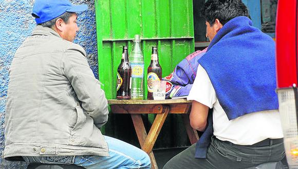 Cuidado: el alcoholismo ocasiona enfermedades psicológicas en consumidores