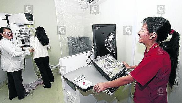 Mujeres pueden realizarse mamografías gratis en hospital Goyeneche