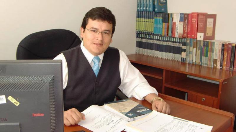 Fiscal muere al perseguir a dos delincuentes