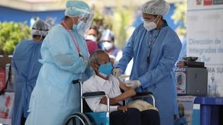 Casos de coronavirus en adultos mayores descienden en más de un 80% desde el pico de la segunda ola