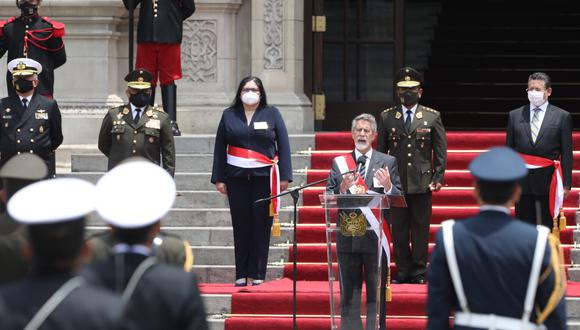 Presidente Francisco Sagasti es reconocido por las Fuerzas Armadas en el Palacio de Gobierno. Fotos Britanie Arroyo