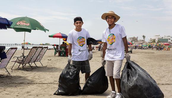 Promueve concurso para limpiar la playa de Pimentel 