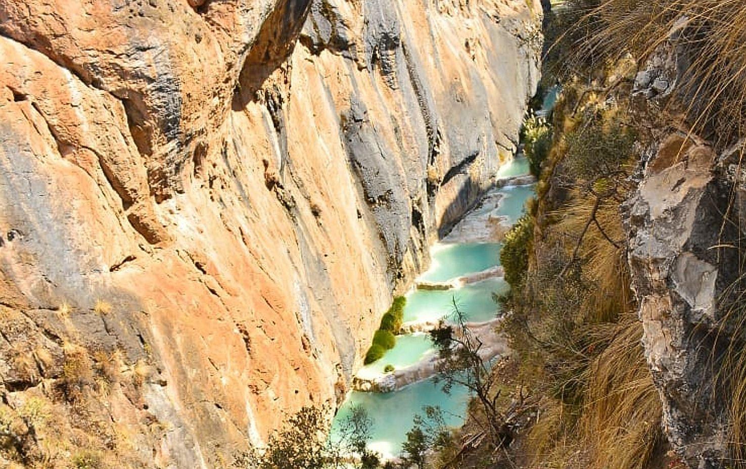 Urgen mejores accesos hacia aguas turquesas de Millpu