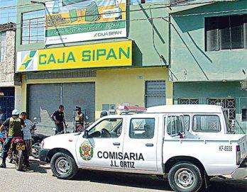 Delincuentes hacen forado y se llevan S/.200 mil de Caja Sipán