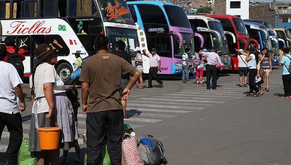 Varios pasajeros que ya estaban con sus maletas en las agencias de Lima se vieron afectados debido al bloqueo de vías. Foto referencial.