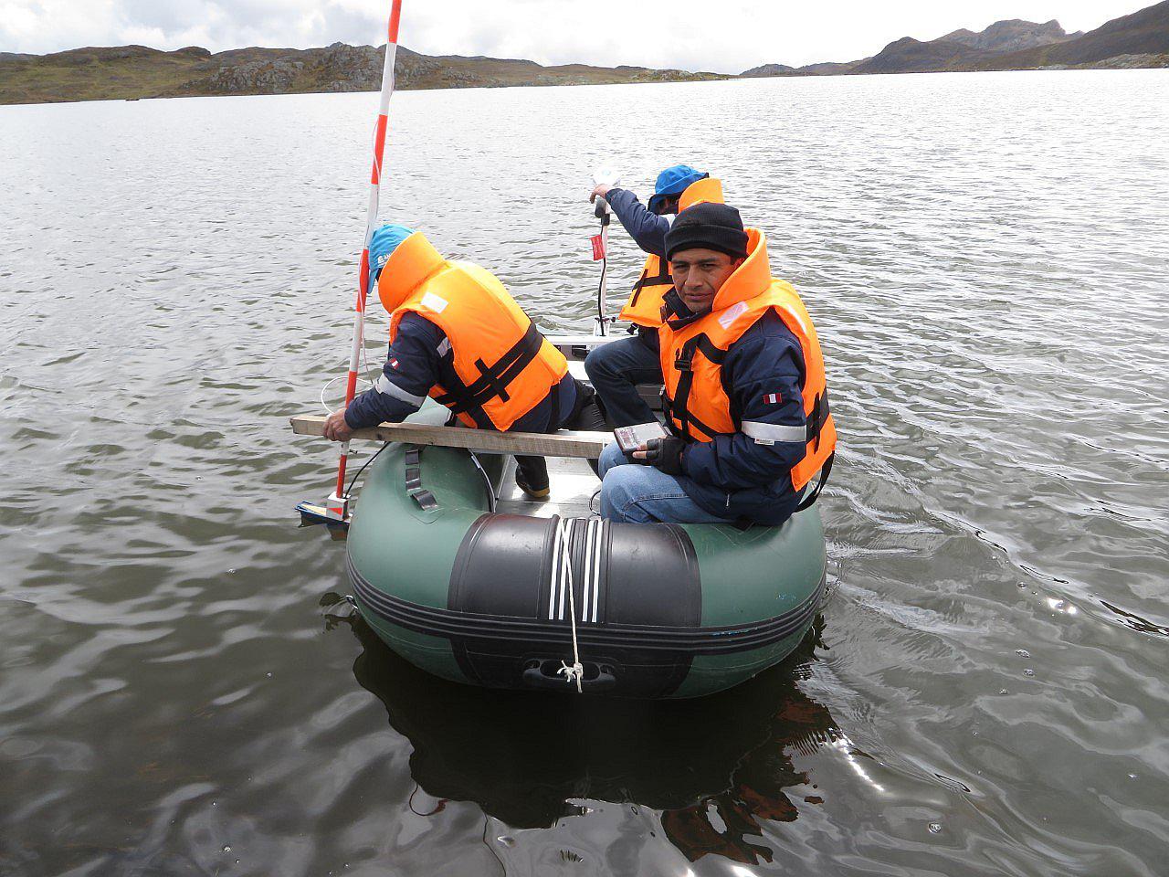 Realizan estudios de batimetría en  lagunas y presa de la Cuenca del Mantaro