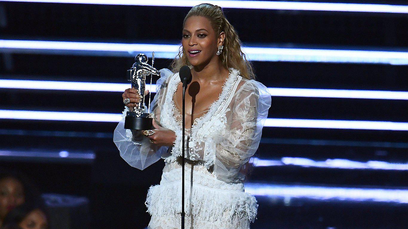 Beyoncé fue la reina de la ceremonia de los premios MTV (VIDEO)