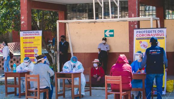 Huánuco: las pruebas rápidas de COVID-19 se realizó en las instalaciones del colegio Illathupa. (Foto: Gore Huánuco)