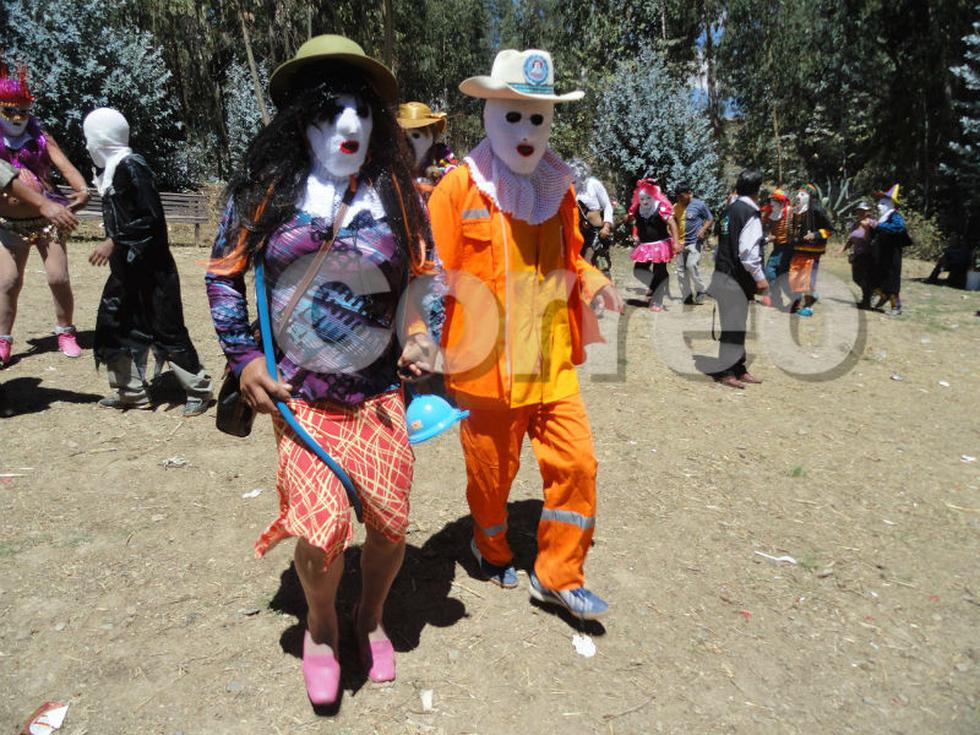 Camilles dan alegría  en fiesta de la Virgen del Cocharcas (FOTOS)