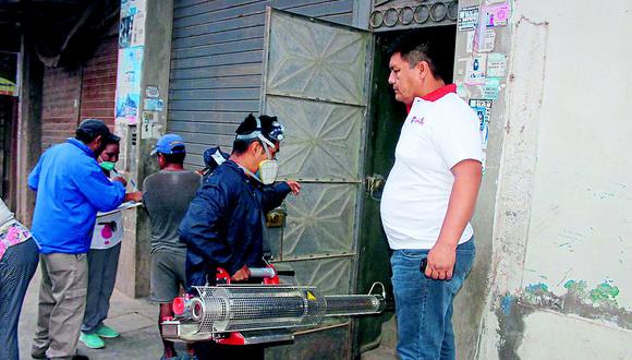 ​Fumigan viviendas tras 137 casos confirmados de dengue en Pichanaqui