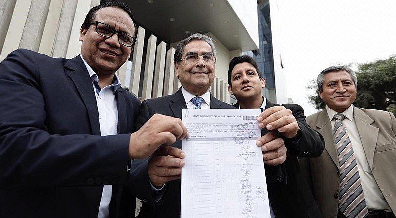 Elecciones 2020: Óscar Ugarte inscribió lista de candidatos de Juntos por el Perú