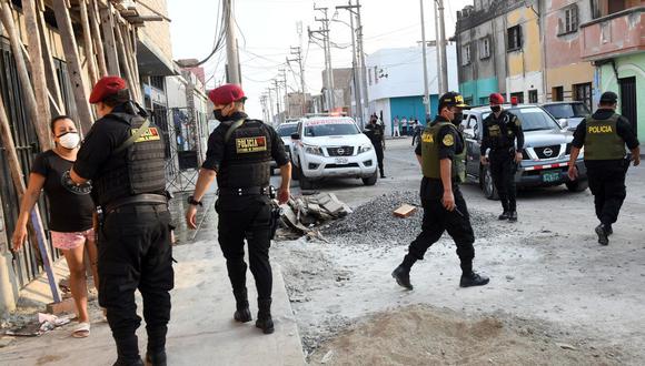 La Policía realizó un megaoperativo en la zona de Los Barracones y en el jirón Loreto. (Foto: Ministerio del Interior)