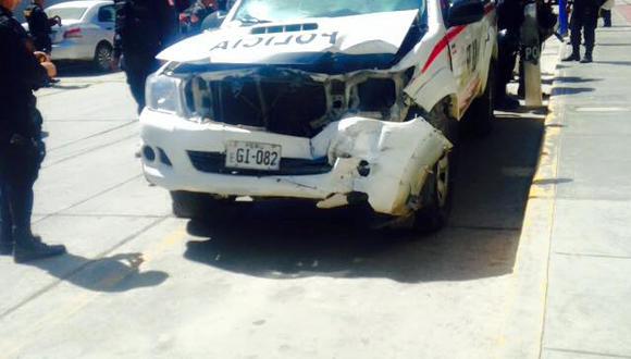 Huaraz: Violento choque entre patrullero y moderna camioneta