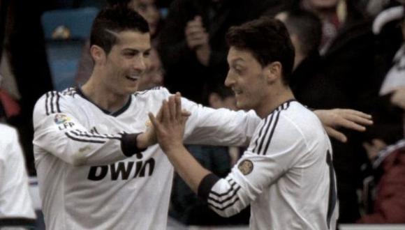 Mesut Ozil defendió a Cristiano Ronaldo. (Foto: EFE)