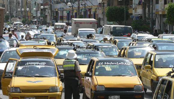 Taxistas denuncian que en comuna de Chiclayo no tramitan expedientes