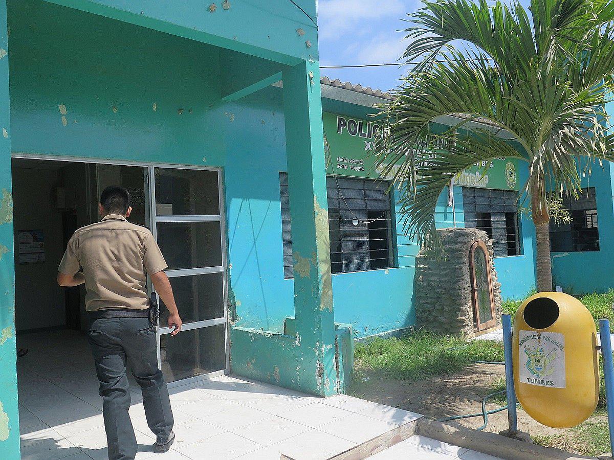 Detienen a policía por golpear a su expareja e hijos en el centro poblado Andrés Araujo