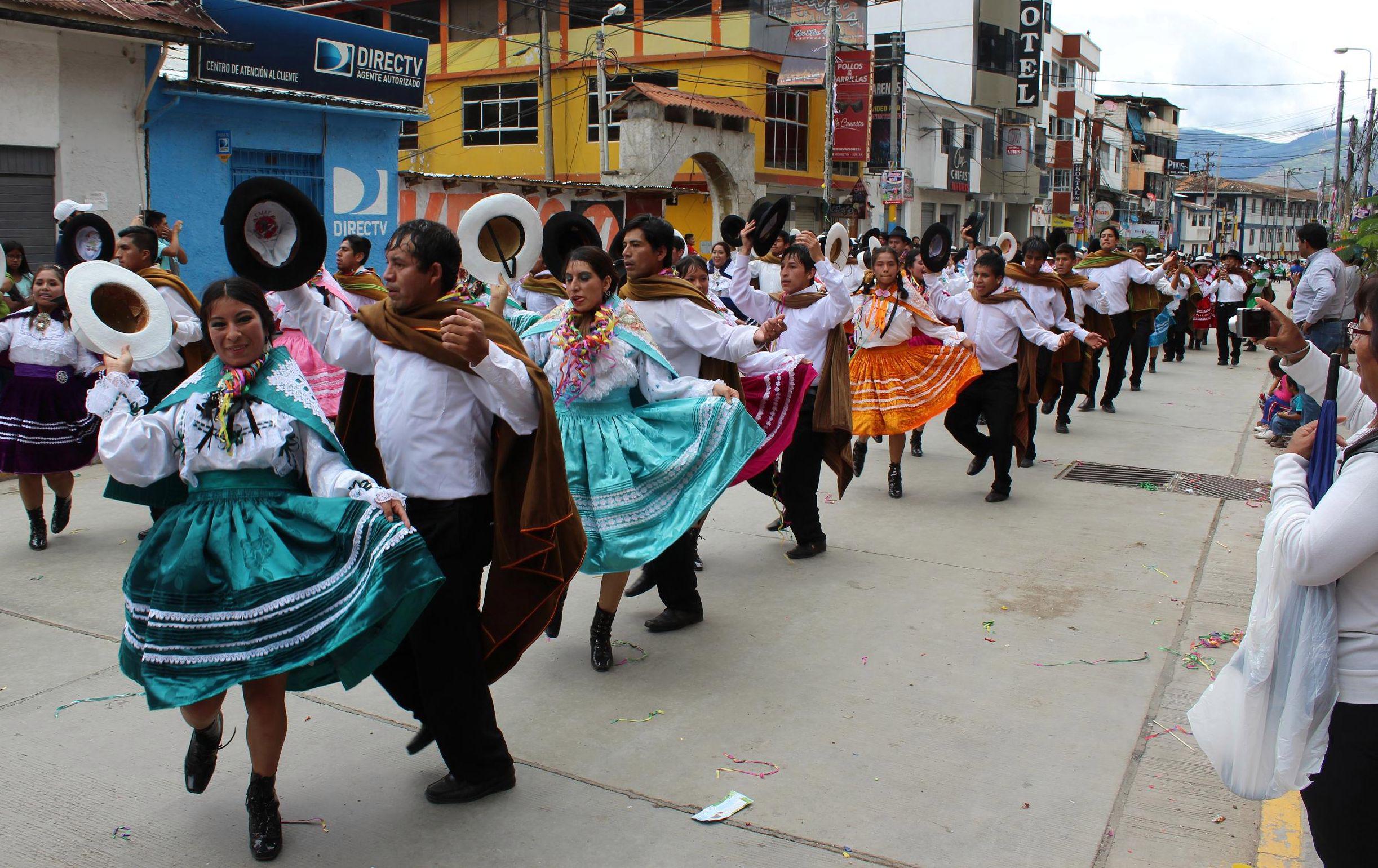 Población celebra fiestas de carnaval en Abancay