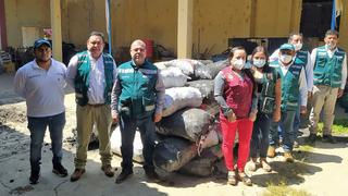 Piura: Serfor entrega carbón de algarrobo a comités de Vaso de Leche