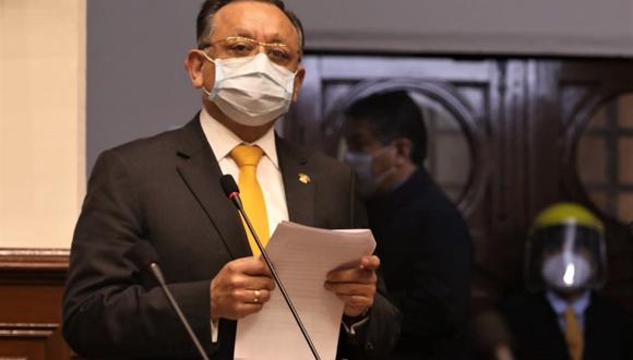 Legislador está con descaso médico tras presentar un informe de que tiene COVID-19 pero se había ofrecido a sustentar informe contra Martín Vizcarra por videoconferencia. (Foto: EFE)
