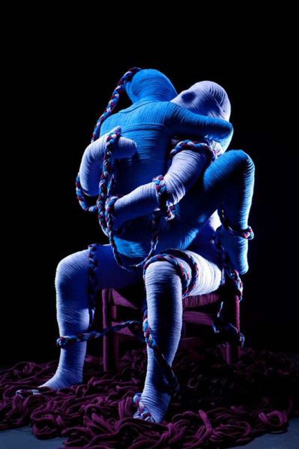 FOTOS: Benetton lanza publicidad con poses del Kamasutra