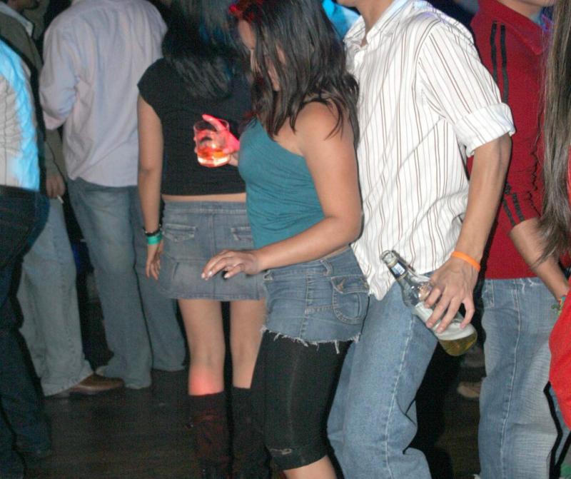 Familias disfuncionales causan juegos como el de la ruleta sexual