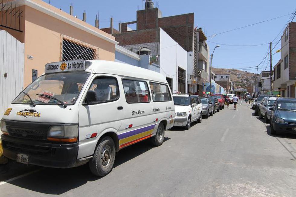 Informales se adueñan de calles de Pucusana