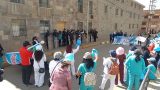 Trabajadores CAS-COVID a la espera de que amplíen sus contratos en Huancavelica