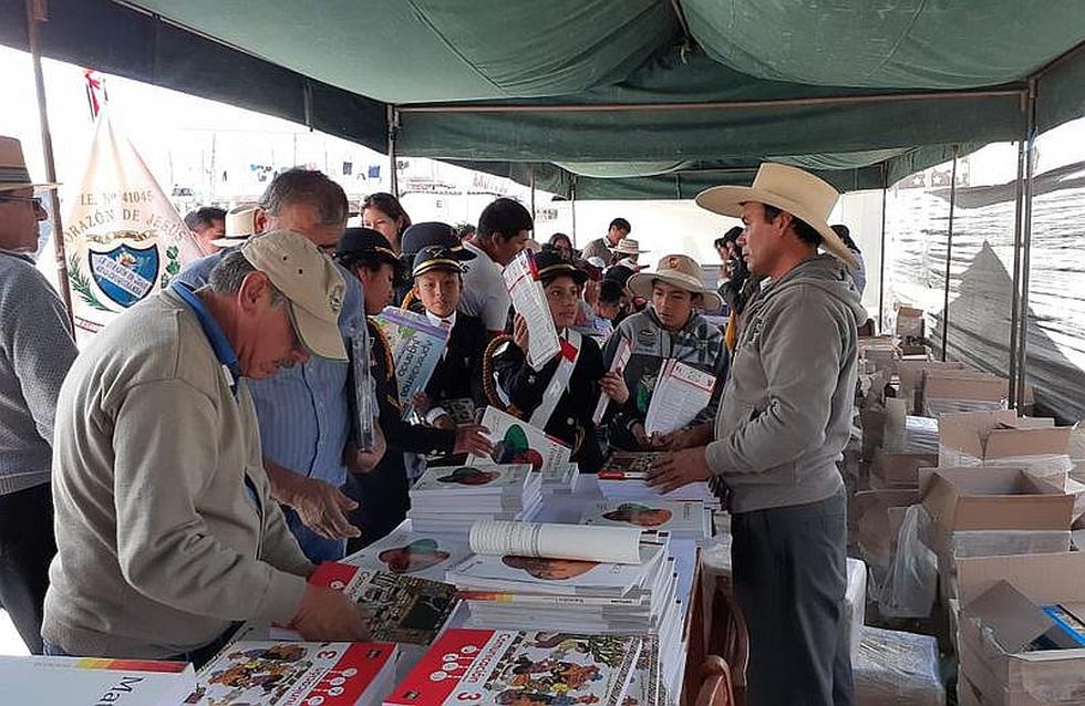 UGEL Condesuyos ganó un millón 100 mil soles por cumplir metas (FOTOS)