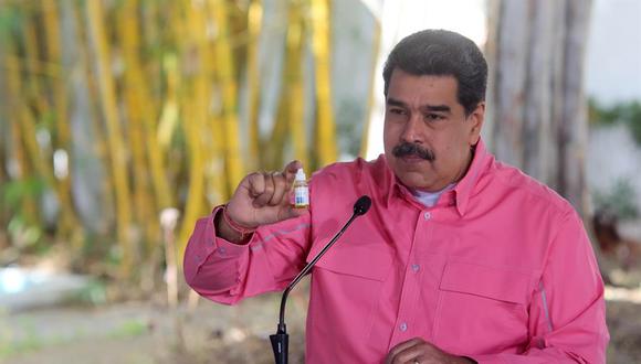Tras criticar a  Facebook, Nicolás Maduro aseguró que uno de sus ministros, Aristóbulo Istúriz, está siendo tratado con Carvativir. (Foto:  EFE/Prensa Miraflores)