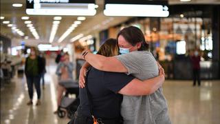 Emocionantes reencuentros en la apertura de viajes entre Australia y Nueva Zelanda