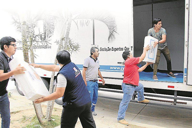 Más de 25 toneladas de material electoral llegan a la oficina de la ODPE en Trujillo